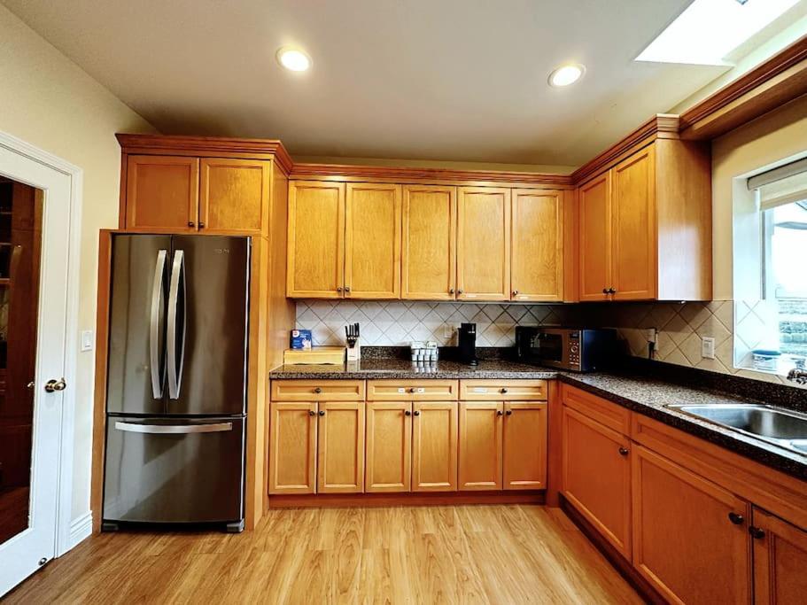 Super Cosy 8Bed & 6Bath In Vancouver Heart Near To Airport And Downtown Eksteriør bilde