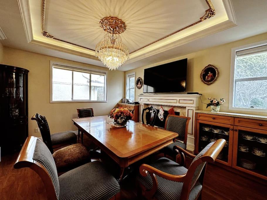 Super Cosy 8Bed & 6Bath In Vancouver Heart Near To Airport And Downtown Eksteriør bilde